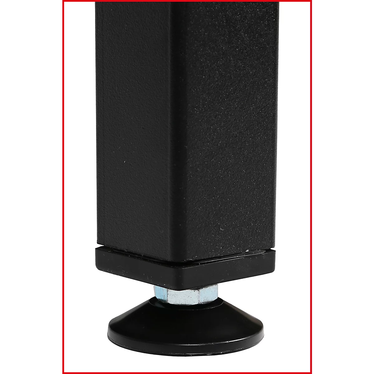 Schwarzer Tischfuss mit verstellbarem Fuss. Der Fuss ist mit einer Schraube fixiert.
